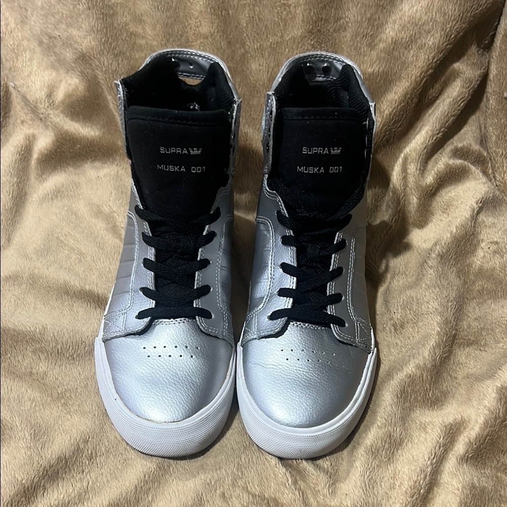 Supra Men's Silver High-Top Sneakers size 5.5
